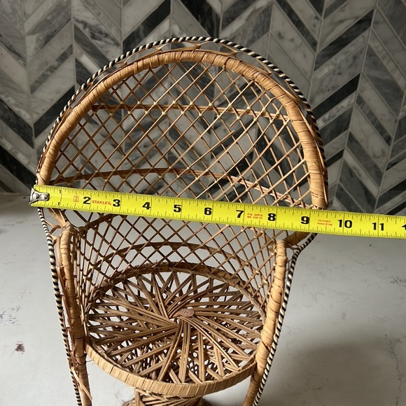 Vintage mini wicker peacock chair - Picture 5 of 5
